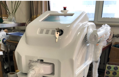 Portable Q Switch ND Yag Laser Machine 1500W With 8.4 Touch Screen 0